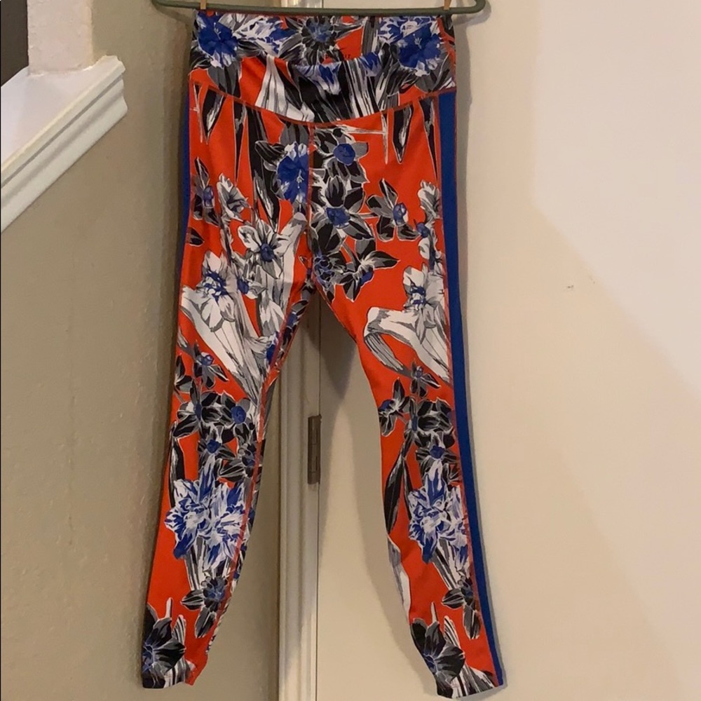 Large Nike leggings